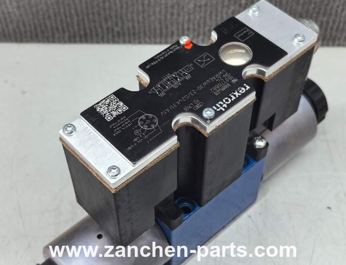 Rexroth R900954078 Proportional Directional Valve 4WRAE6W30-23/G24K31/A1V